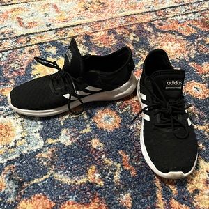 Adidas Cloudfoam Walking Sneakers women size 6